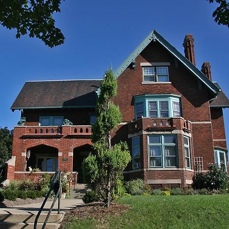 The Brumder Mansion Milwaukee Bagian luar foto