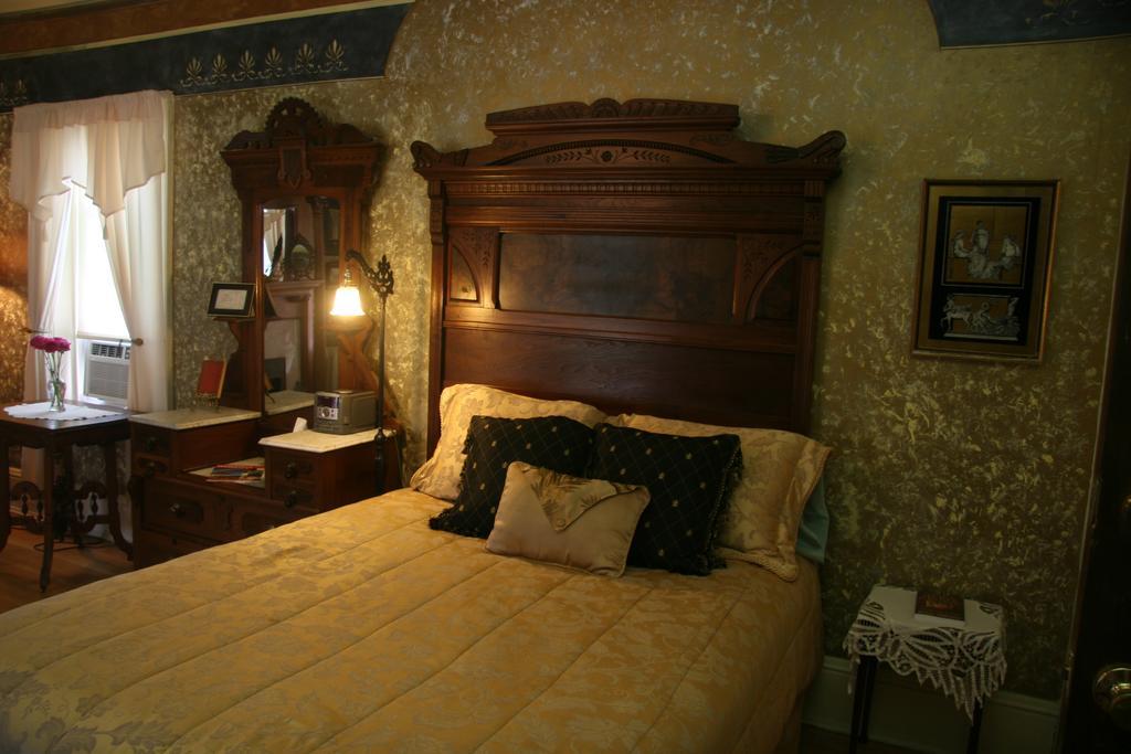 The Brumder Mansion Milwaukee Bagian luar foto