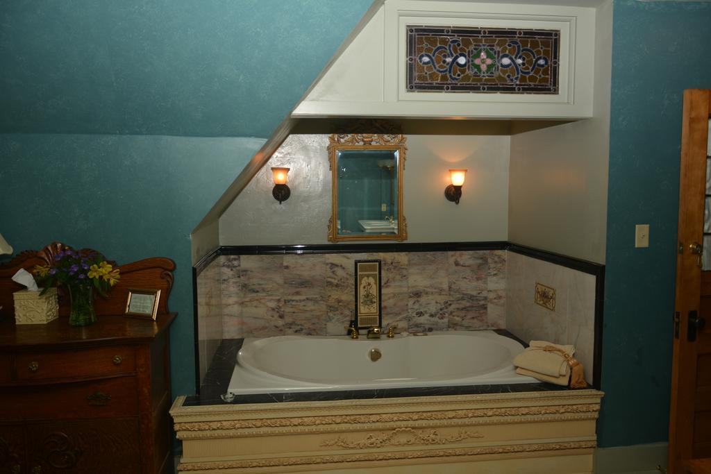 The Brumder Mansion Milwaukee Ruang foto